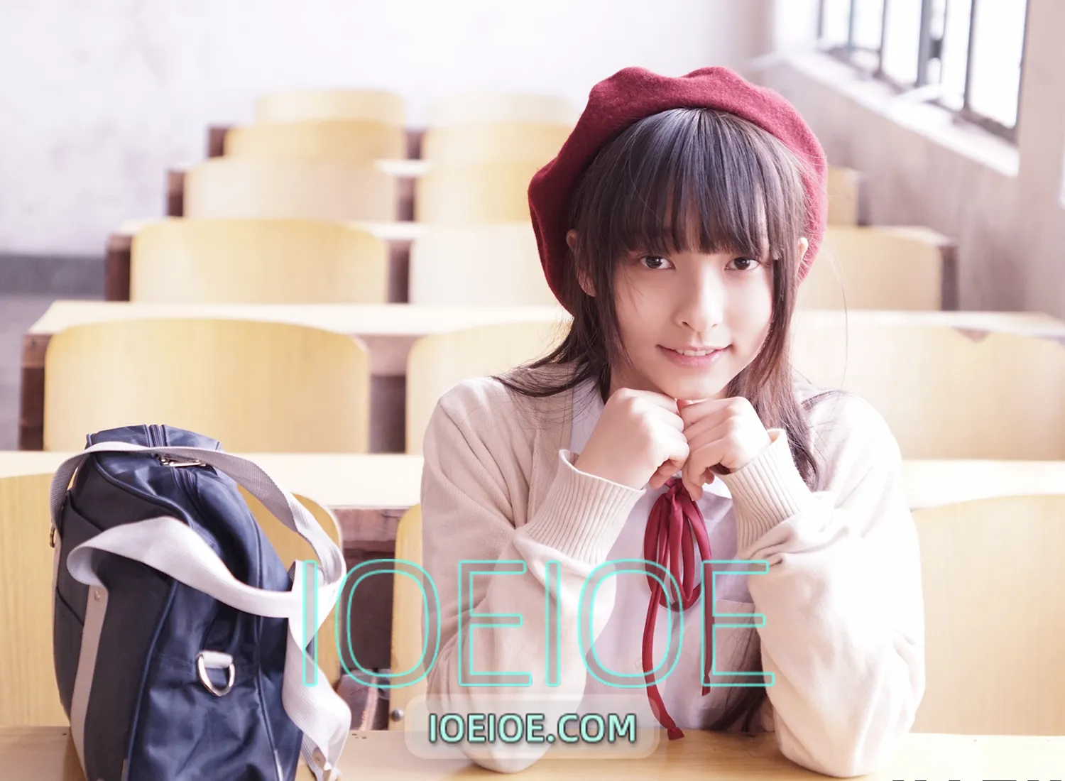 图片[1]-神楽坂真冬 – NO.018 红JK白过膝系列-IOE魔盒花园